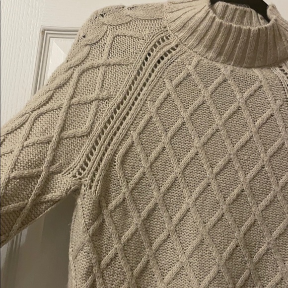 Mock neck sweater - Picture 2 of 4